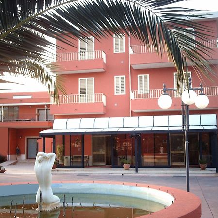 Hotel Ristorante Cordial コーミゾ エクステリア 写真