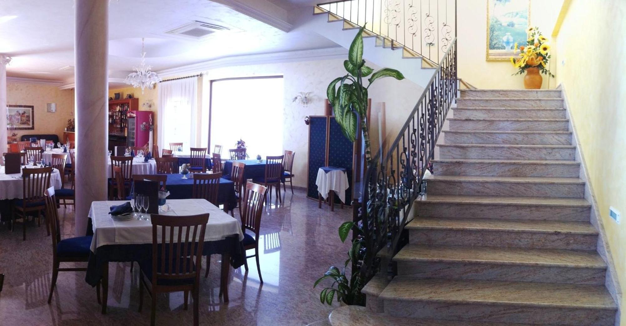Hotel Ristorante Cordial コーミゾ エクステリア 写真